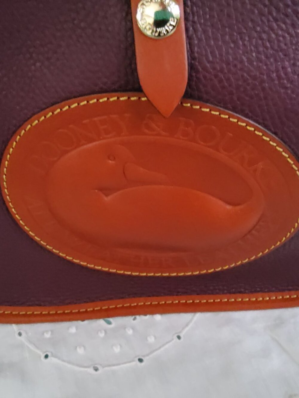 NWT Dooney & Bourke Large Duck Heritage Hobo 23 in Bordeaux - Picture 5 of 10